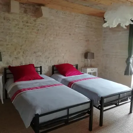 Szálloda Le Relais Des Colombes Creully sur Seulles