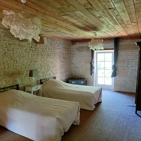 Le Relais Des Colombes 3*